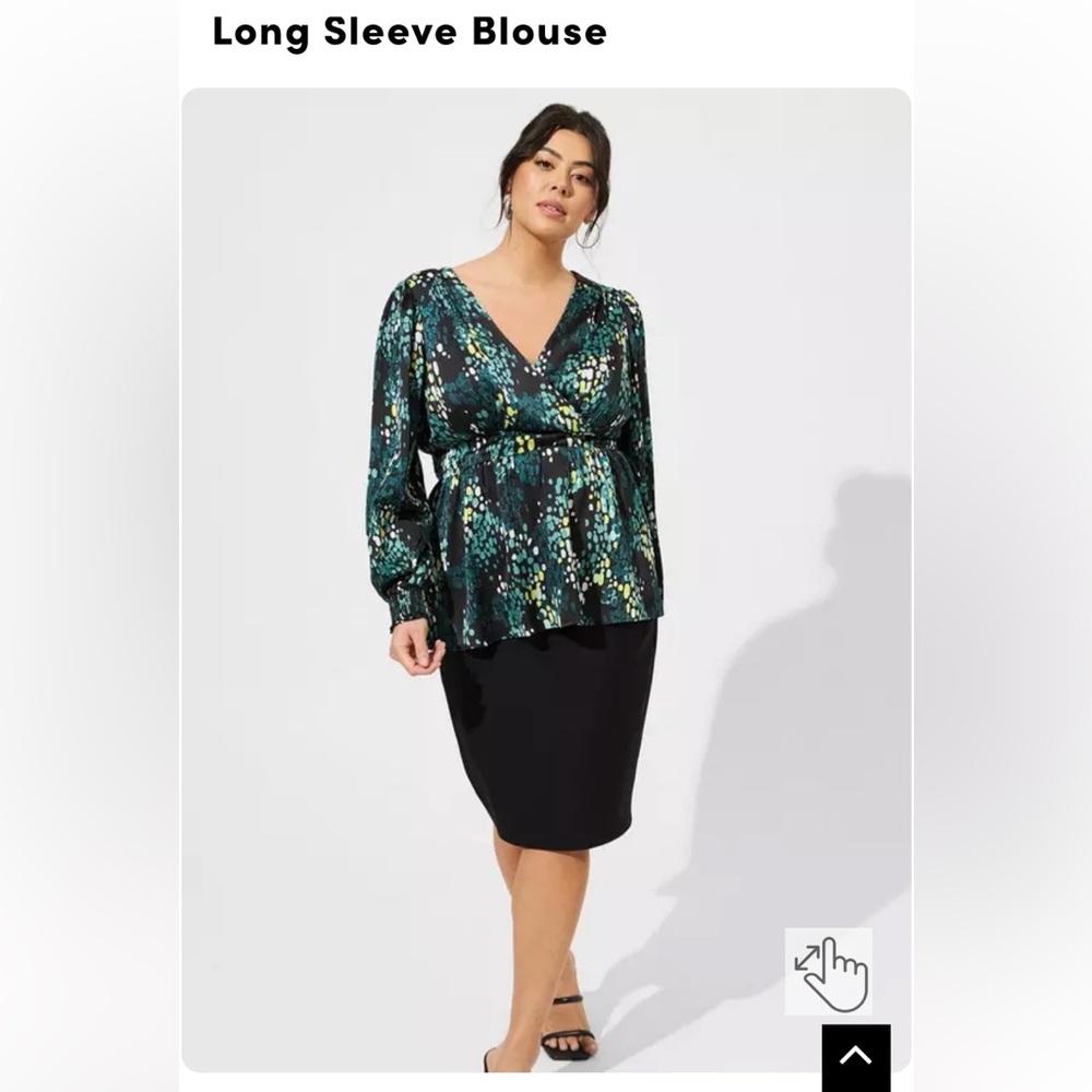 💚 NWT Torrid Black, Teal & green Blouse. Super-flattering and versatile.
